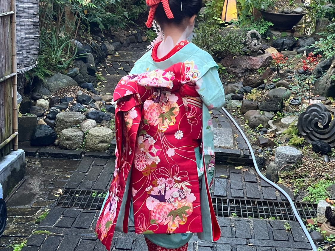 舞妓変身体験 スタジオ撮影 創業100年の呉服屋がプロデュース