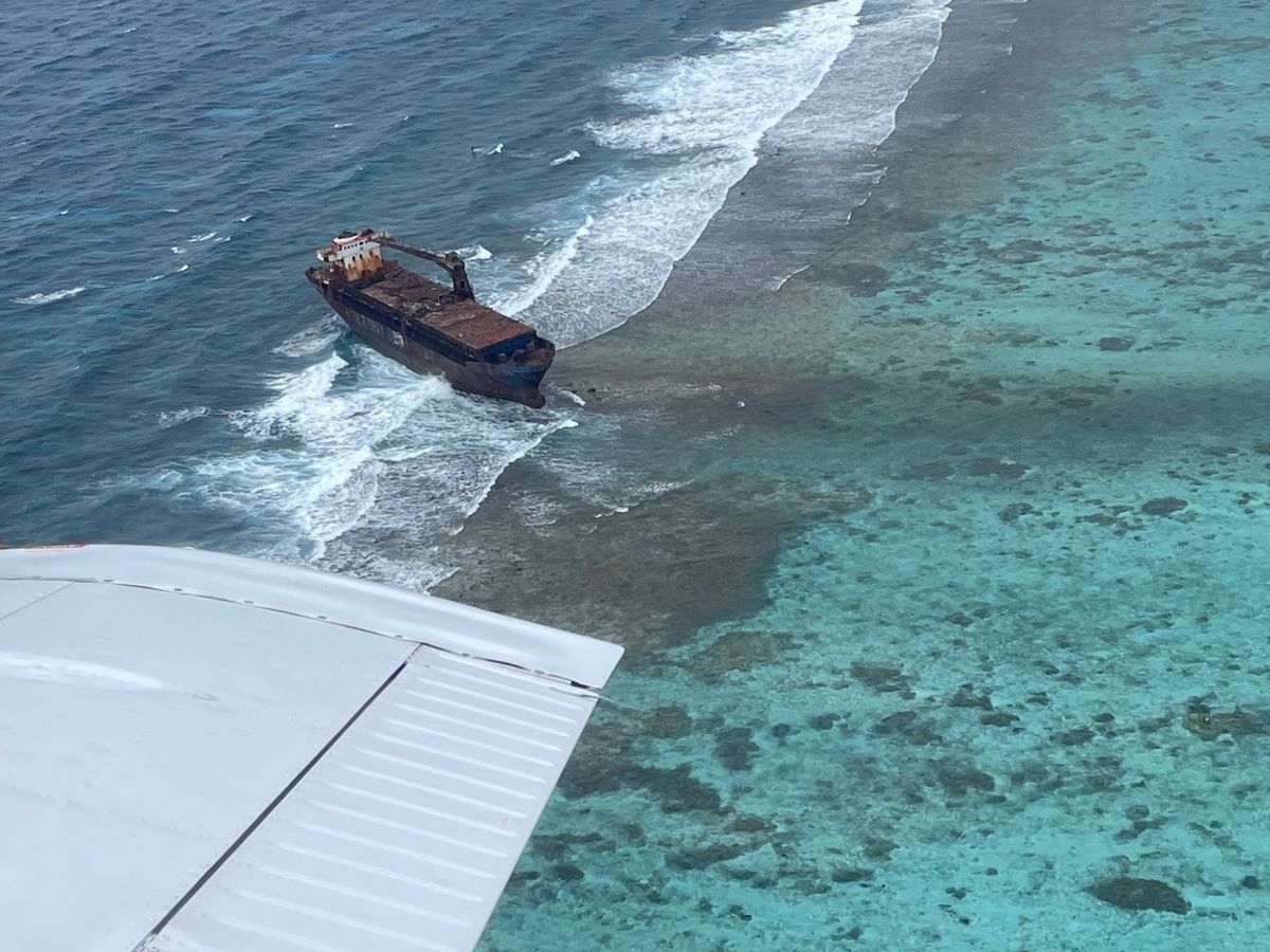 セスナから見る世界遺産！ブルーホール遊覧飛行ツアー＜英語ガイド