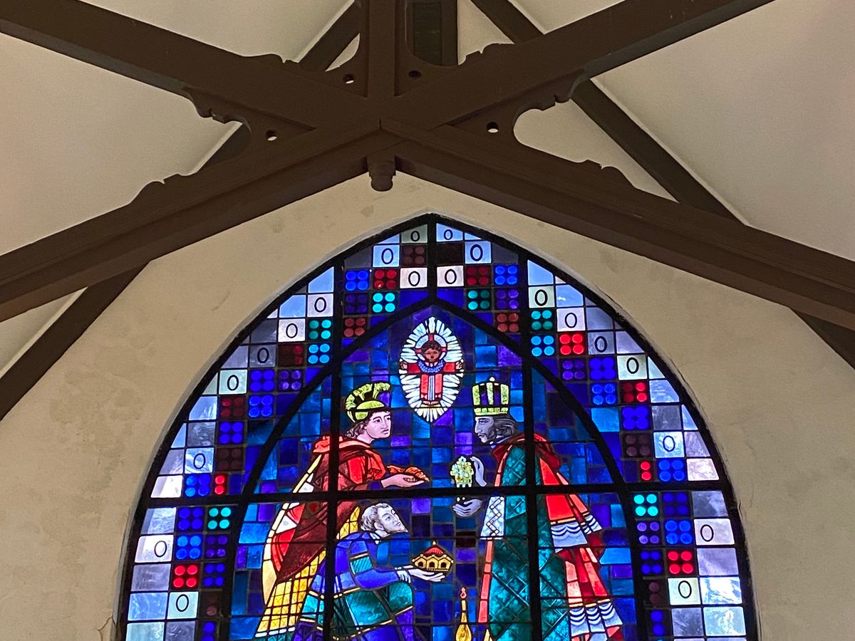 ハワイ チャペルフォト エピファニー教会 歴史あるステンドグラスが