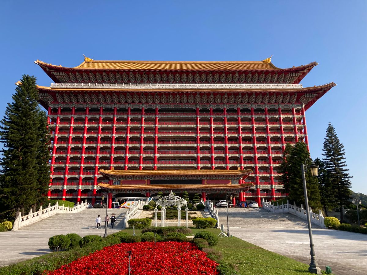 台北市内観光ツアー 故宮博物院＋中正紀念堂＋忠烈祠 絶対行きたい
