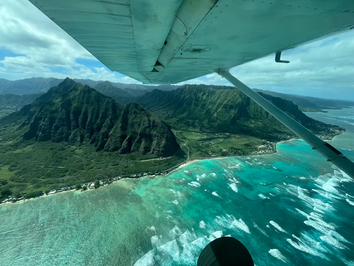 セスナ（小型飛行機）遊覧飛行 貸切でオアフ島有名スポットを周遊 by LANI LEA SKY TOURS & Flight School |  ハワイ（オアフ島(ホノルル)）の観光・オプショナルツアー専門 VELTRA(ベルトラ)