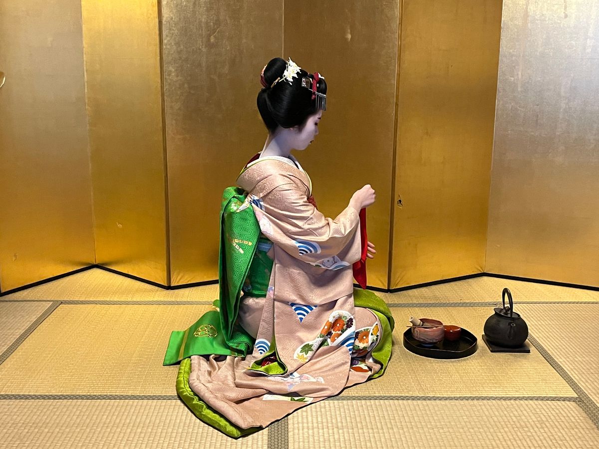 舞妓さんまたは芸妓さん 祇園でのクイック体験 舞鑑賞＋お写真撮影