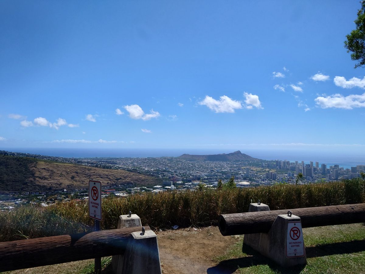 オアフ島 マウンテンバイクツアー 絶景ポイントを眺めながらタンタラス
