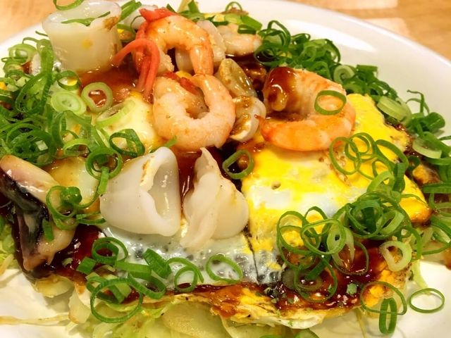Hiroshima Local Foodie Heaven Walking Tour with English-Speaking Guide