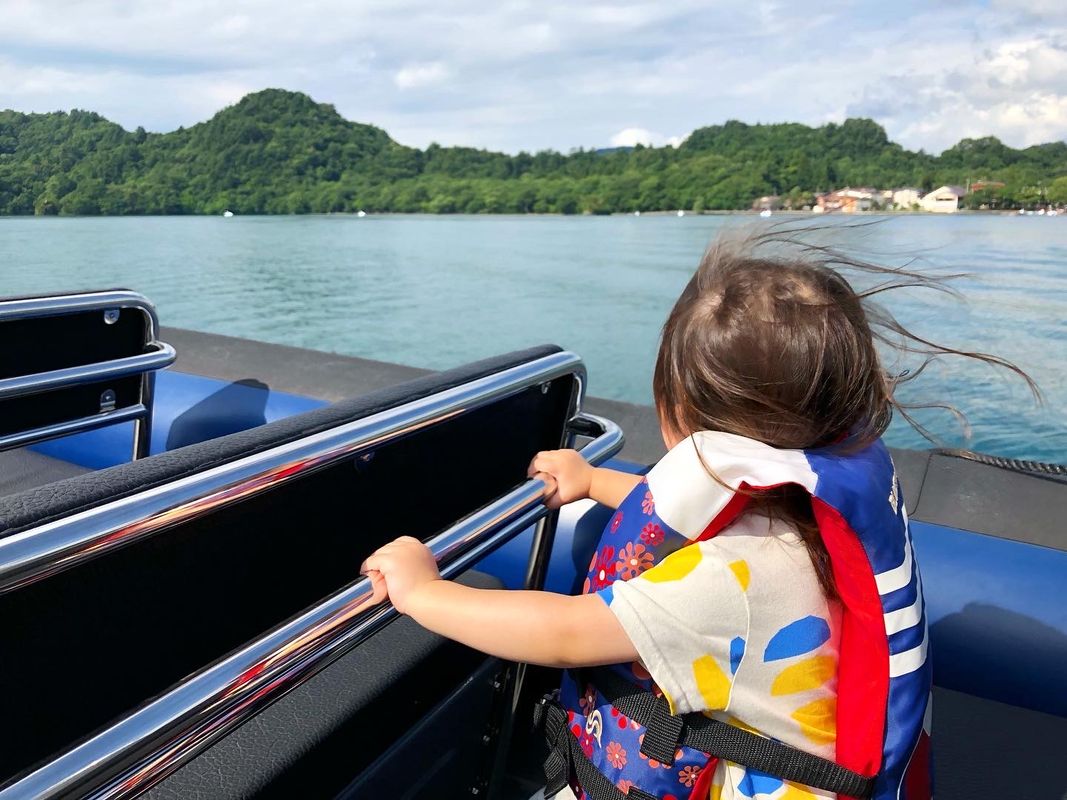 写真：十和田湖パワーボートクルーズ　7つの海を旅したプロの航海士が秘境へご案内！ 他では体験できない十和田湖完全制覇＜4〜11月／十和田湖＞by リブパイオニア