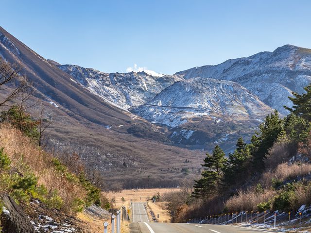 【From Yufuin to Aso】Private Taxi Tour: Yamanami Highway + Daikanbo + Aso Shrine