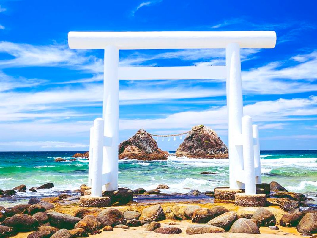 写真：博多発着観光タクシー　糸島満喫コース　櫻井神社＋二見ヶ浦（夫婦岩）　行程のアレンジ可能 ＜約4時間／福岡市内送迎可能＞by 福岡交通