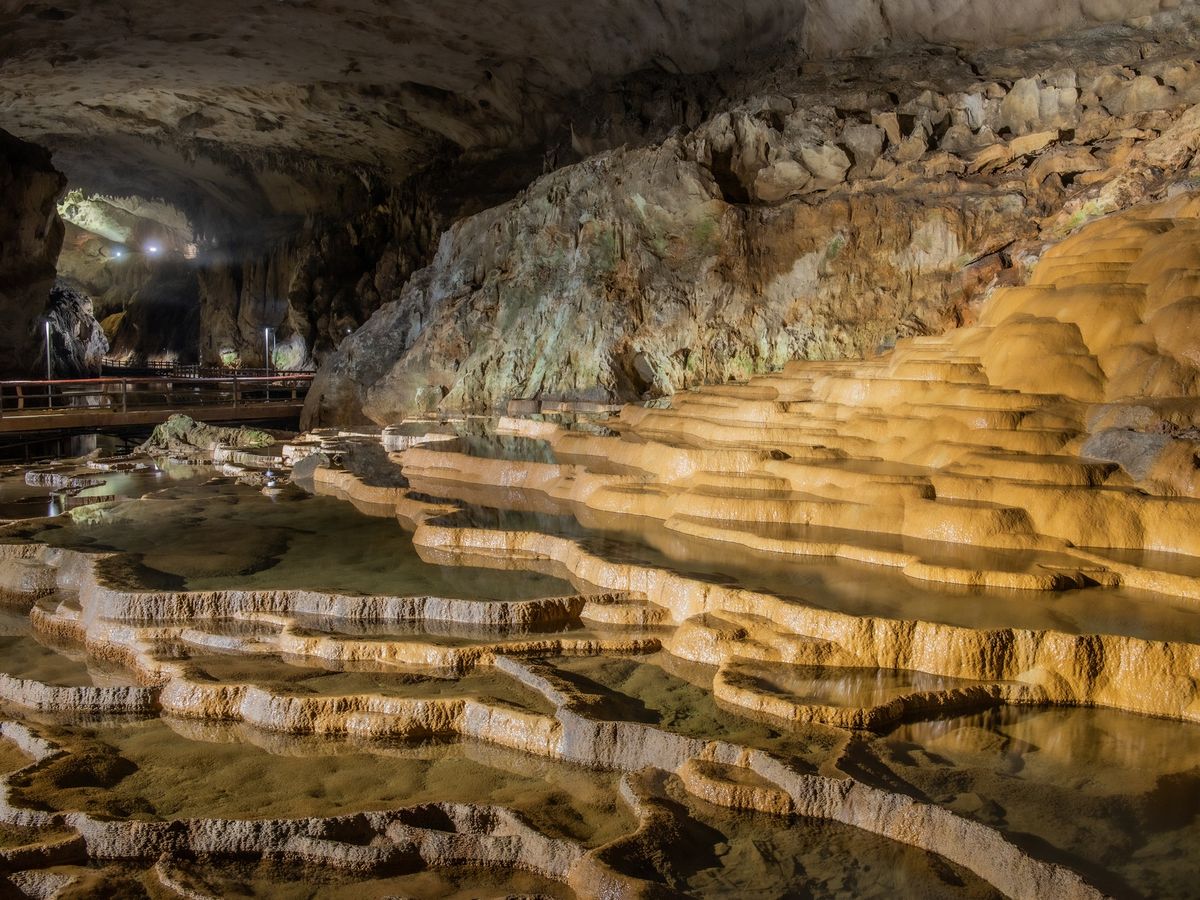 Fukuoka Departure Akiyoshido Cave, Motonosumi | VELTRA