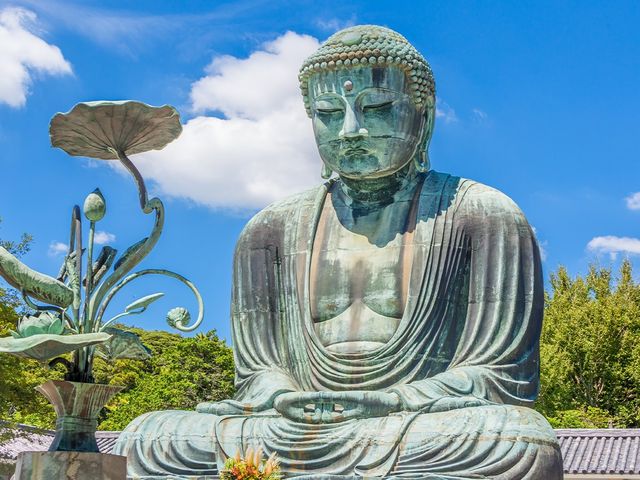 Day Trip Bus Tour: Kamakura Great Buddha, Tsurugaoka Hachimangu, and Enoshima