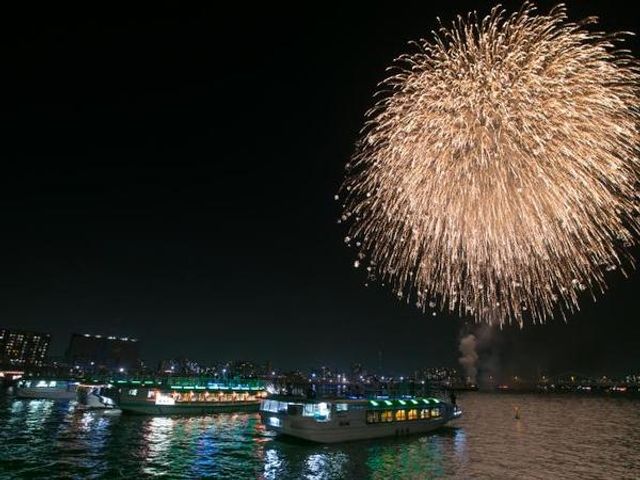 Premium Plan: Sumida River Fireworks from Yakatabune Sky Deck (July 25)